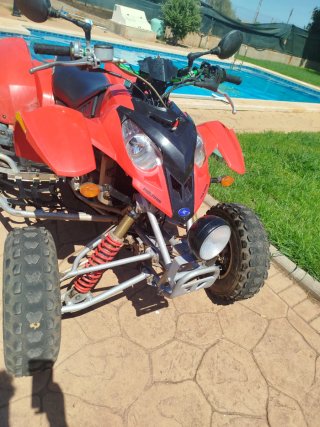 Quad Polaris Rojo y Negro
