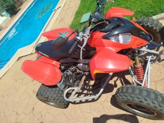 Quad Polaris Rojo y Negro