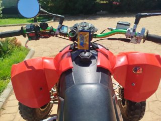 Quad Polaris Rojo y Negro