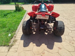 Quad Polaris Rojo y Negro