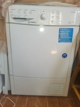 Secadora Indesit IDCL 75 B H