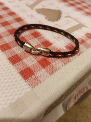 Pulsera trenzada con cierre metálico