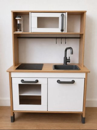 Cocina de juguete IKEA con accesorios