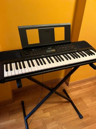Teclado Yamaha PSR-E273