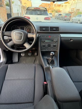 Audi A4 2006 2.0 140