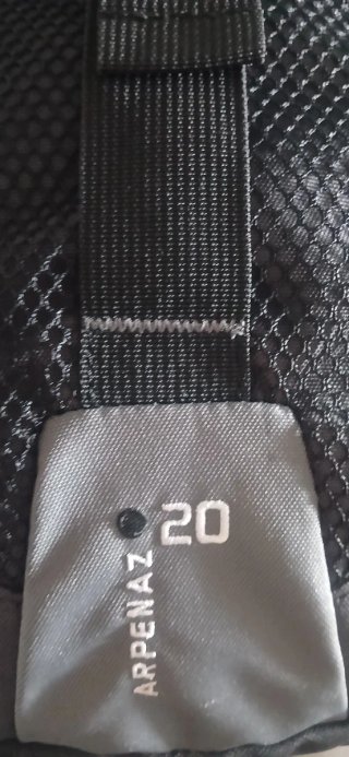 Mochila Quechua Arpenaz 20L Gris/Negra