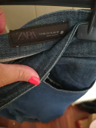 DOS Pantalones vaqueros Zara