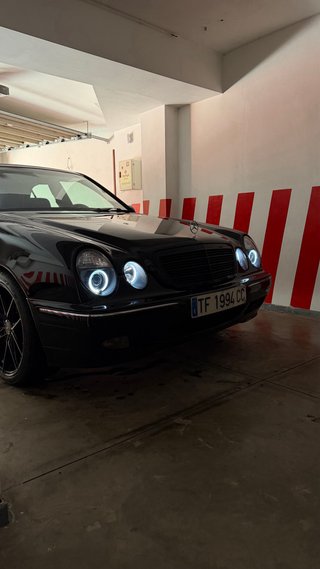 Mercedes-Benz E320