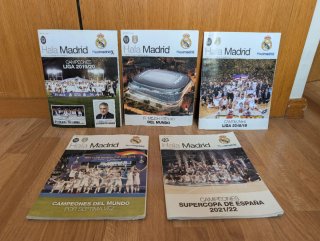 Lote 15 revistas real madrid.
