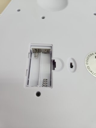 Báscula 20 kg para bebés, con superficie curvada y segura, función de tara y retención para bebés que patalean, medición y visualización en pasos de 5 g Beurer BY 80