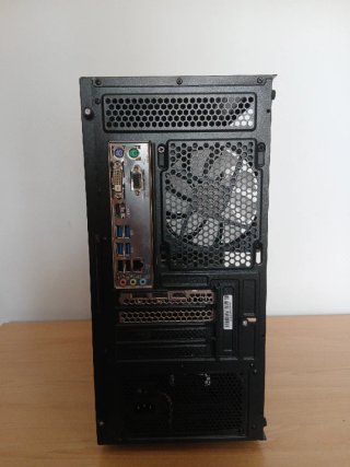 Ordenador PC gaming negro