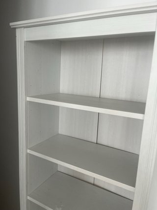 Estantería blanca de madera