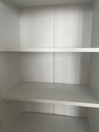Estantería blanca de madera