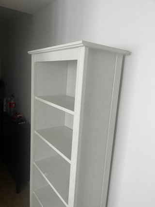 Estantería blanca de madera