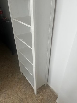 Estantería blanca de madera