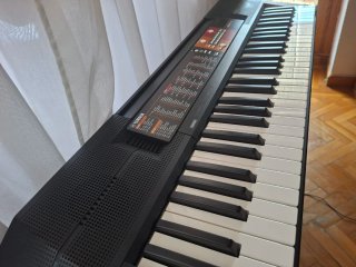Piano Yamaha PSR F51 + Soporte