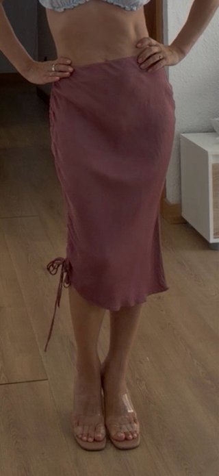 Falda Zara rosa satinada fruncida