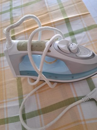 Plancha de ropa " Home "
