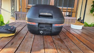 Cofre Baúl Shad SH30 para Derbi Variant