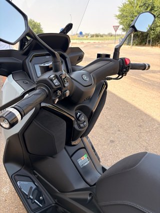 Yamaha X-max 125cc Maxi Scooter