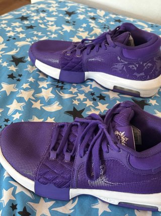 Nike LeBron Witness 8 Court Purple EUR 45 Nuevas