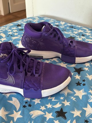 Nike LeBron Witness 8 Court Purple EUR 45 Nuevas