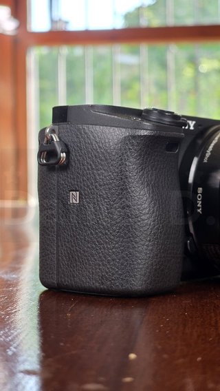 Cámara Sony A6400 + Obj 16-50mm COMO NUEVA