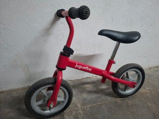 Bicicleta infantil Juguettos roja
