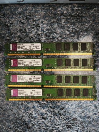 4x Kingston DDR3 2GB RAM KVR1333D3N9/2G