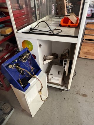 Máquina de gancho arcade mas una de recambios.