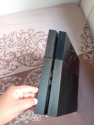 PS4 Fat 1TB + Mando Rojo + Giochi