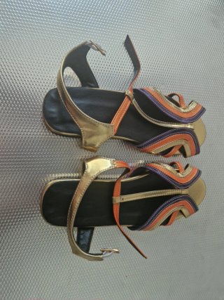 Sandalias Viviana en tonos mediterráneos.  NUEVAS