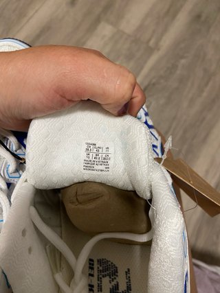 Zapatillas Asics Blancas y Azules talla 45