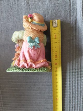 Figura familia erizos con cesta
