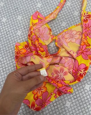 Costume donna floreale giallo e rosa