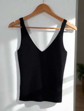Top de punto tirantes escote pico talla S nuevo