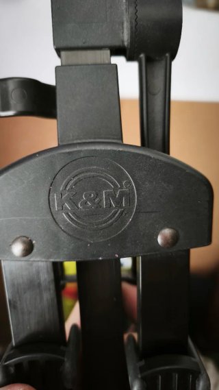 Soporte para violín K&M 15530