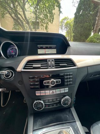 Benz Clase C 2013Ella tiene una inspección técnica