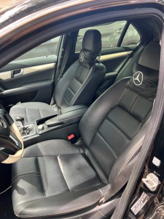 Benz Clase C 2013Ella tiene una inspección técnica