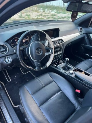 Benz Clase C 2013Ella tiene una inspección técnica