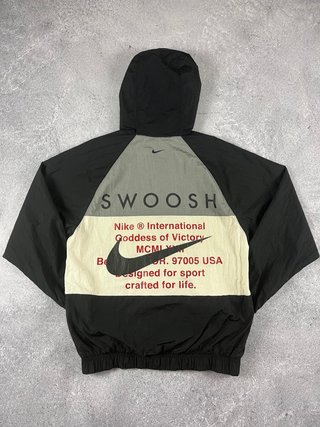 Chaqueta Nike Swoosh Woven CJ4888-011