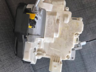 Cerradura Delantera Derecha  Seat Exeo/Audi A4 b7