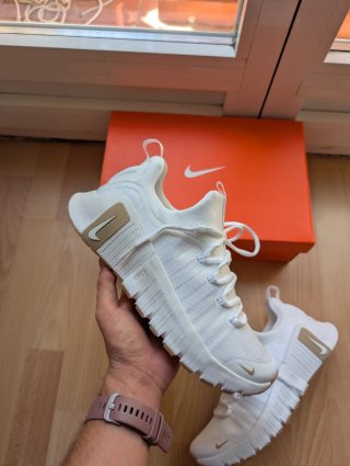Nike Free Metcon 6 Blancas y Doradas