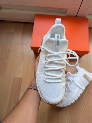 Nike Free Metcon 6 Blancas y Doradas