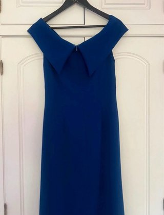 Vestido largo azulón en crep