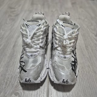 Balenciaga Runner Graffiti