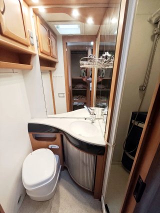 Autocaravana Eura Mobil  i700EB 2007