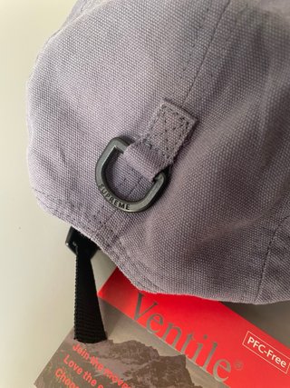 Gorra Supreme Beige y Gris