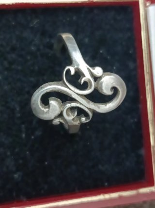 Anillo de Plata con Diseño
