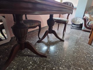 Mesa de comedor ovalada vintage de madera maciza